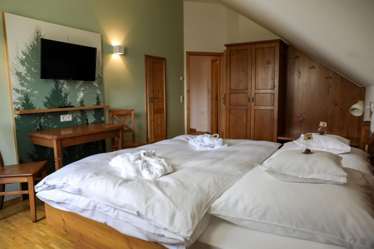 Schwarzwald Chalets Фройденштадт Экстерьер фото
